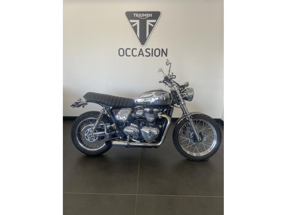 TRIUMPH STREET SCRAMBLER  900
