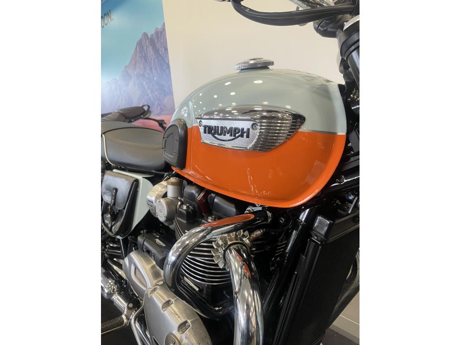 TRIUMPH BONNEVILLE T120 Meriden Blue / Tangerine