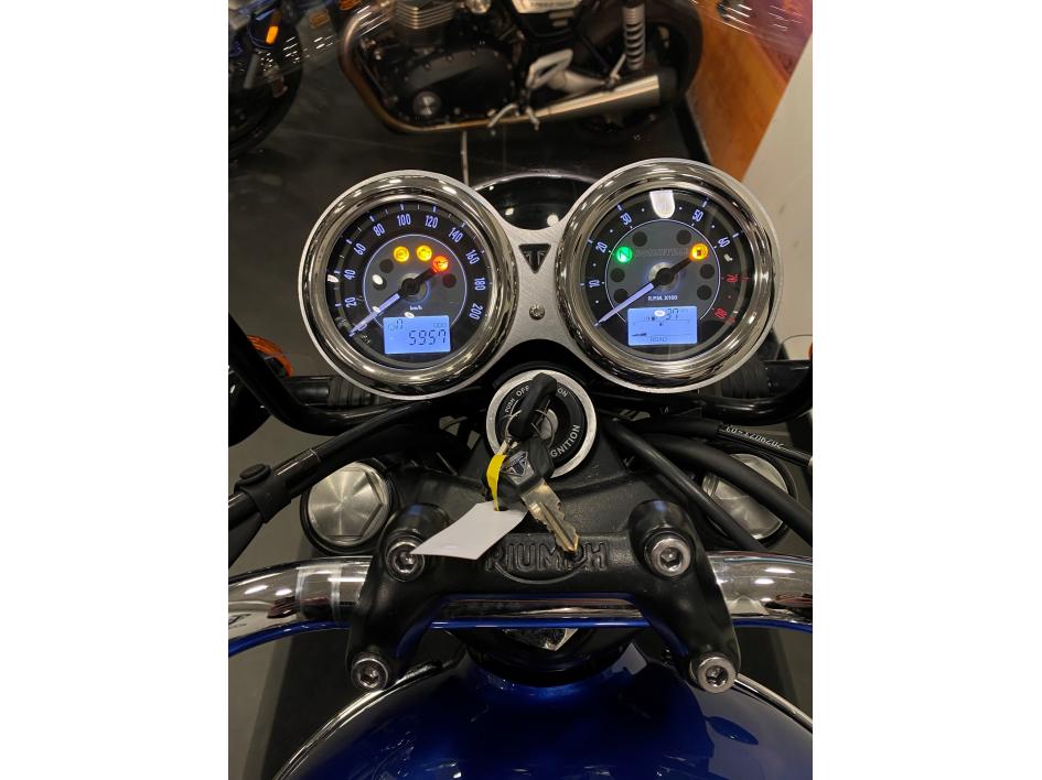 TRIUMPH Bonneville T100