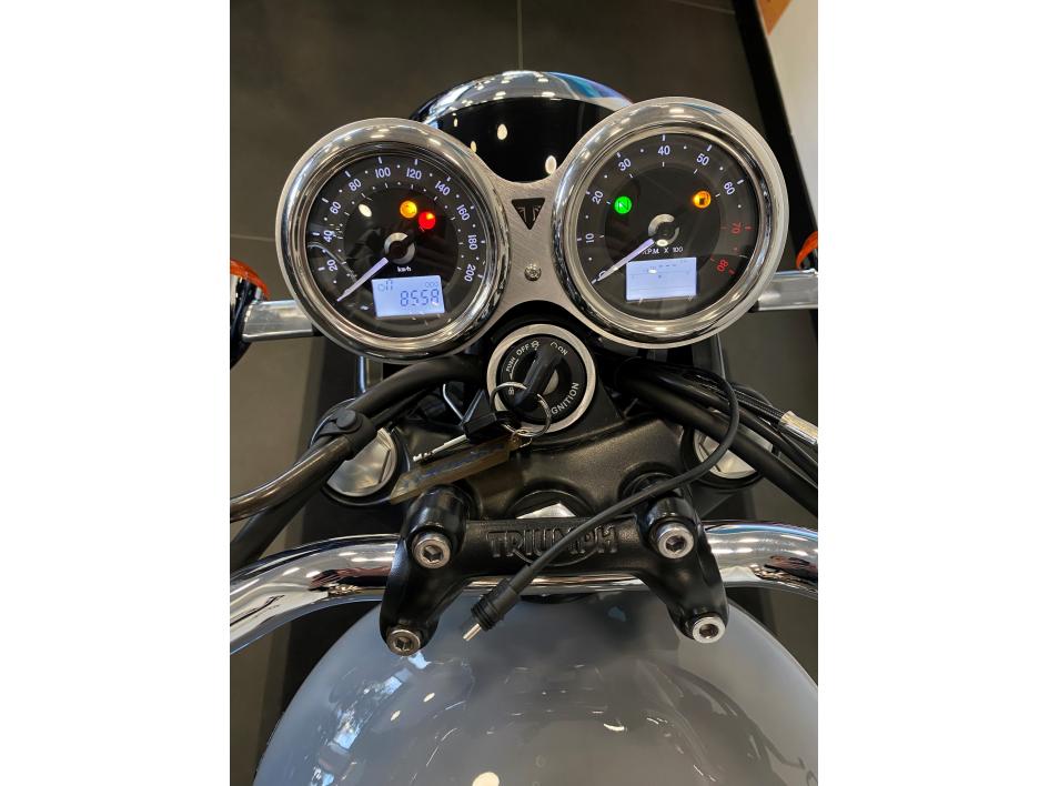 TRIUMPH Bonneville T100