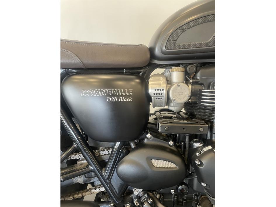 TRIUMPH Bonneville T120 Black