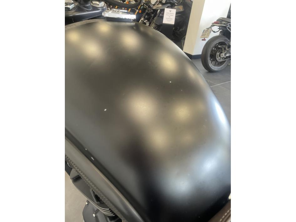 TRIUMPH Bonneville T120 Black