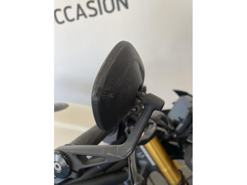TRIUMPH SPEED TRIPLE 1200 RS